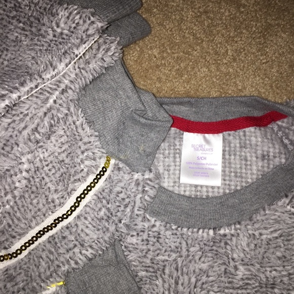 New Super Soft Fuzzy Christmas Penguin Pajama Set - Picture 3 of 3